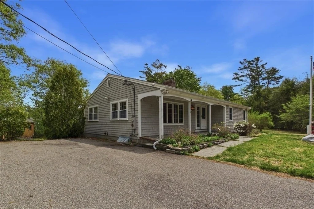 Photo of 40 Bennets Neck Dr
