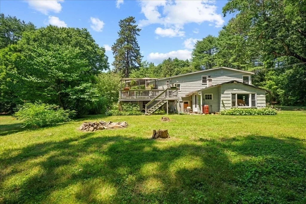 Photo of 237 Boston Rd