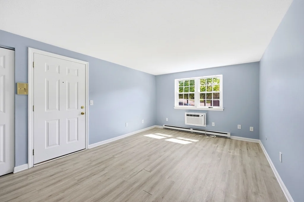 Photo of Unit C at 8 Maple Crest Cir