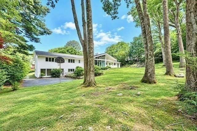 Photo of 40 Woodfall Rd