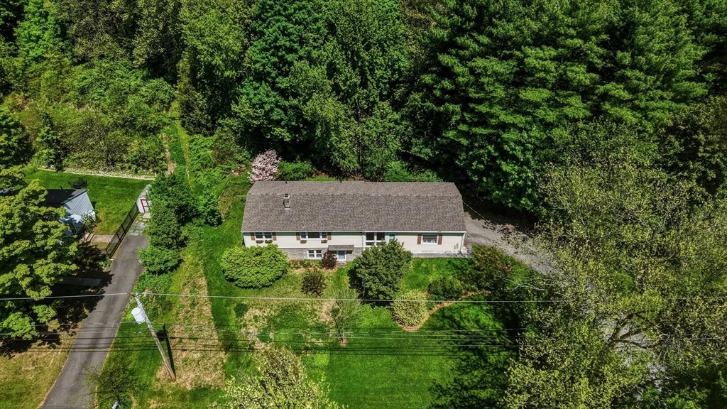 Photo of 16 Saybrook Cir