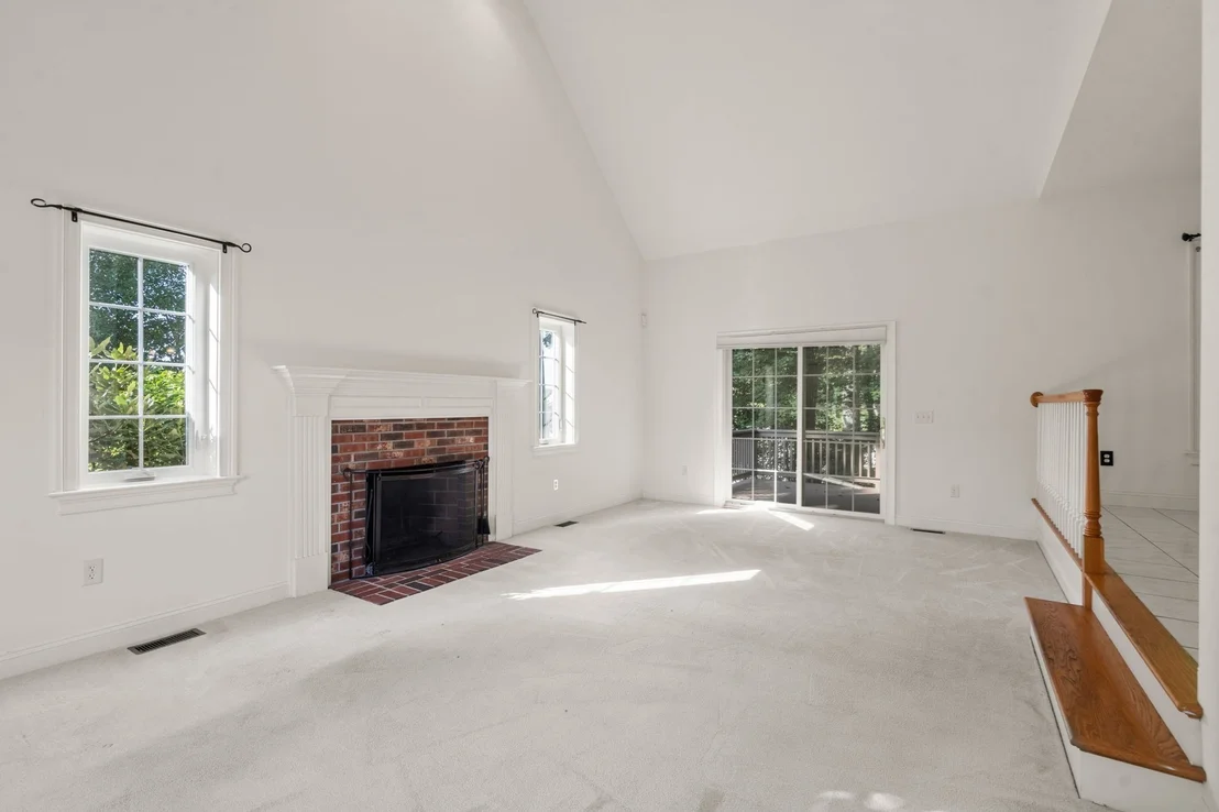 Photo of 34 Laurelwood Dr
