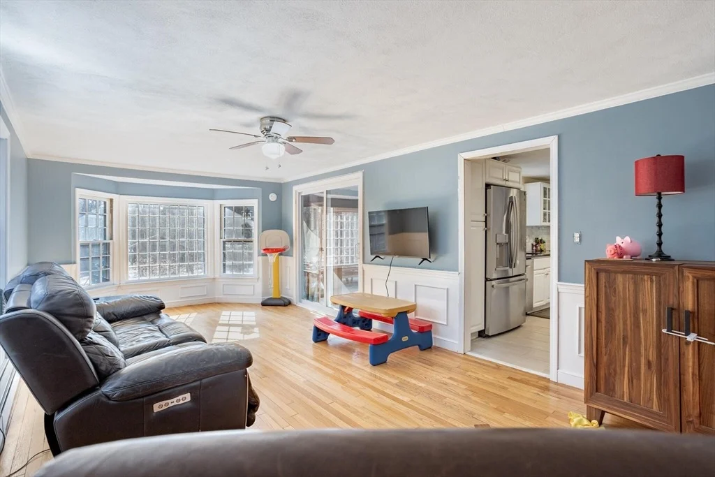Photo of 13 W Pine Dr