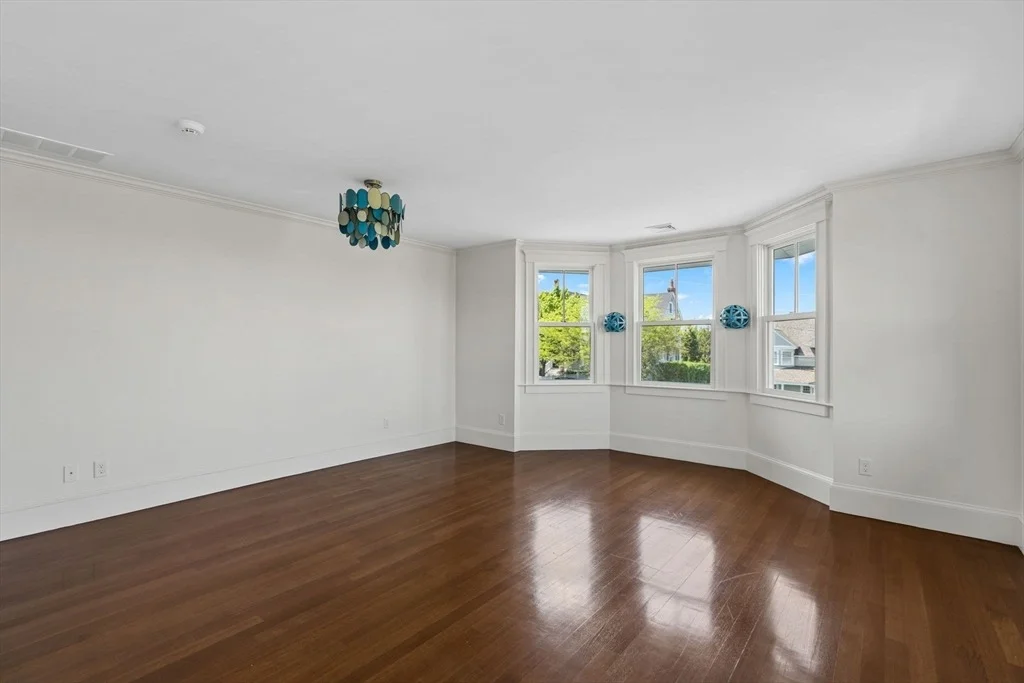 Photo of 48 Whiton Ave
