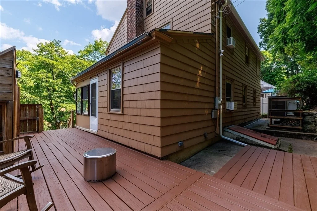 Photo of 30 Saint Elmo Rd