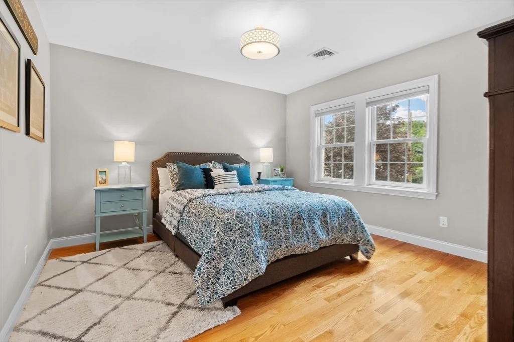 Photo of 26 Cushing Rd
