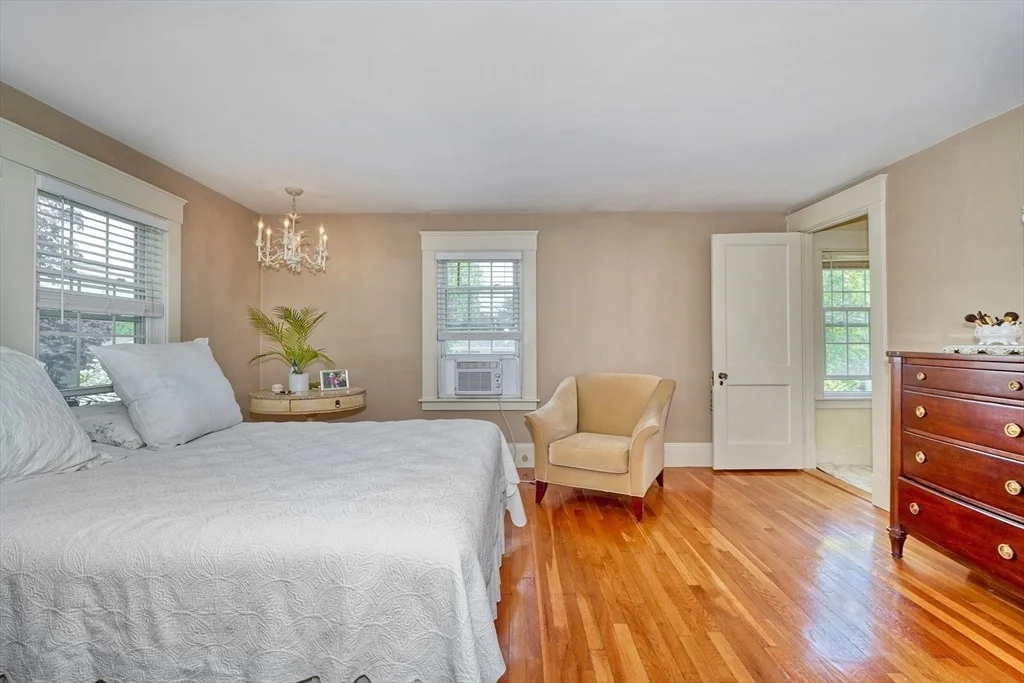 Photo of 17 Old Brook Cir