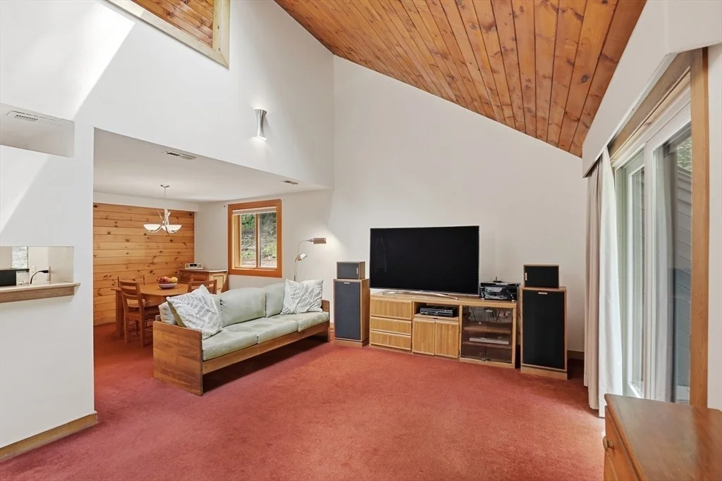 Photo of 39 Hog Hill Road