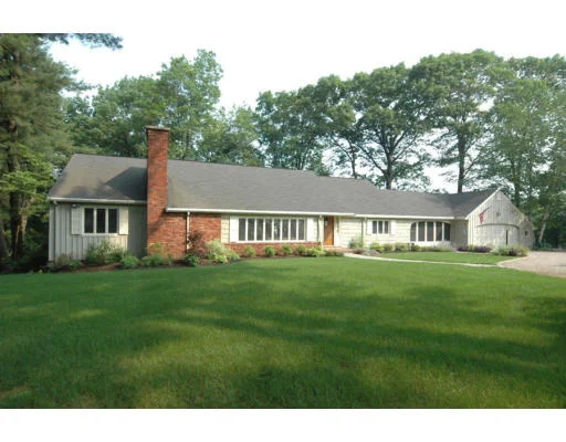 Photo of 12 Barrington Dr