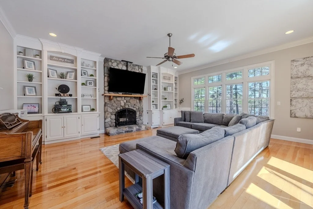 Photo of 31 Hunt Dr