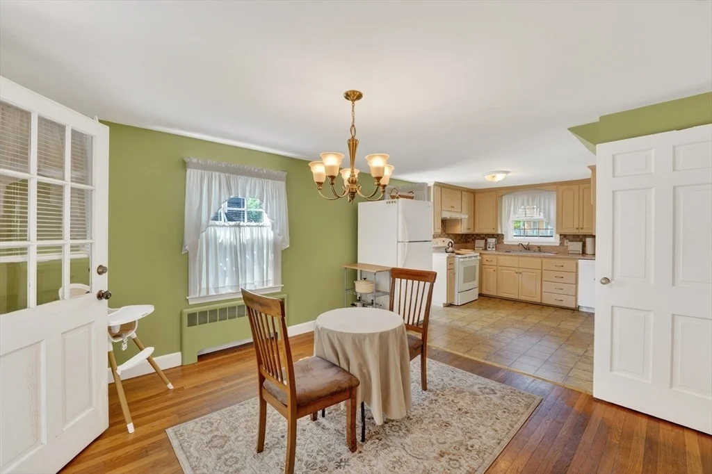 Photo of 490 Webster St
