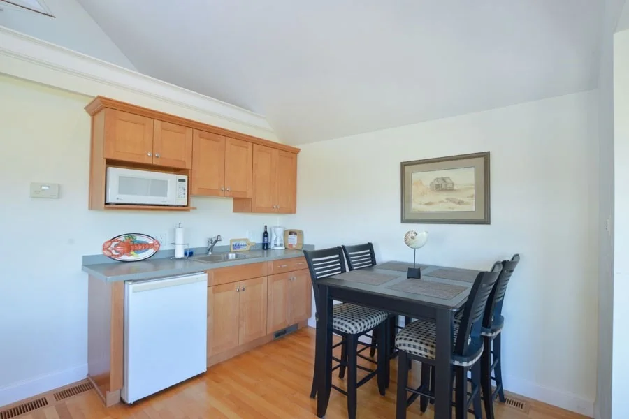 Photo of 125 Shore Dr W