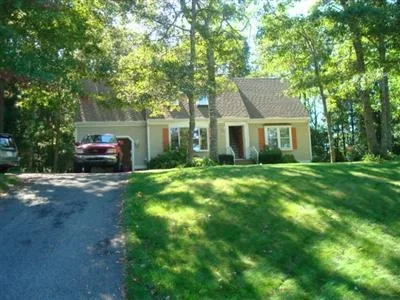 Photo of 11 Rolling Oaks Dr