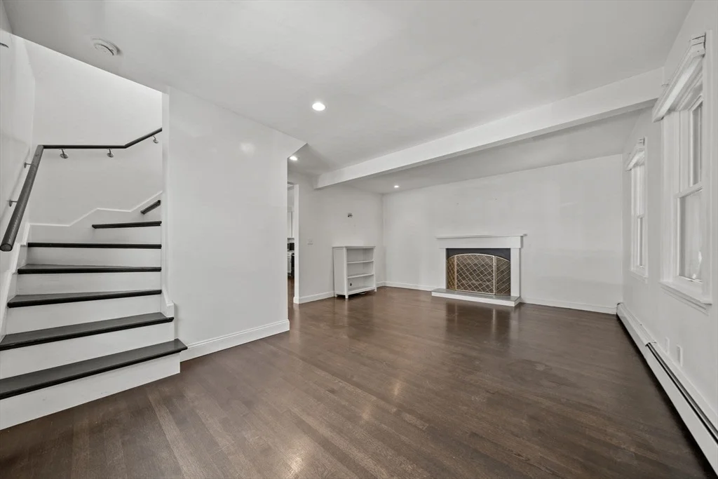 Photo of 32 Maple Ave