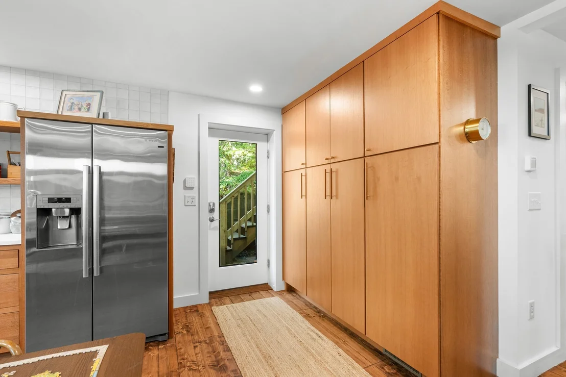Photo of 136 N Pond Dr