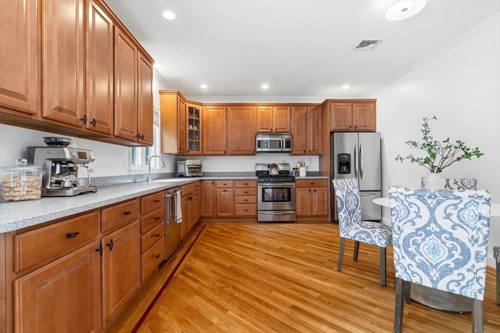 Photo of 876 Central Ave
