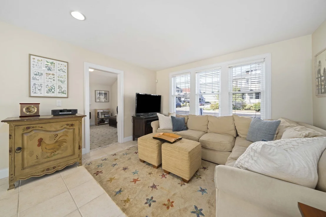 Photo of 117 Manomet Ave.