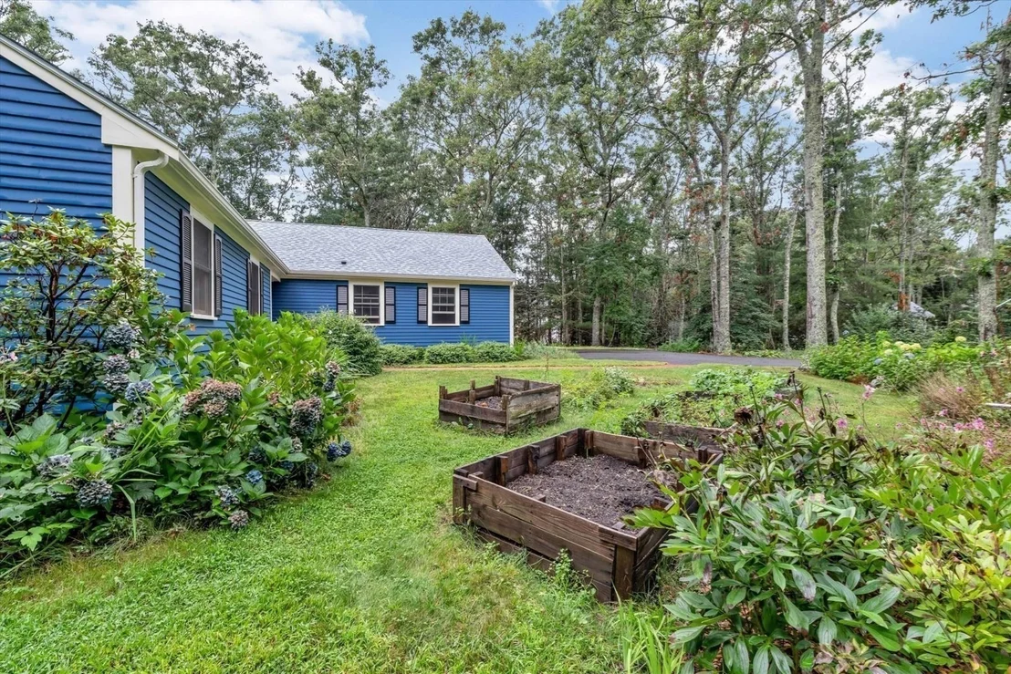 Photo of 8 Golf Link Cir