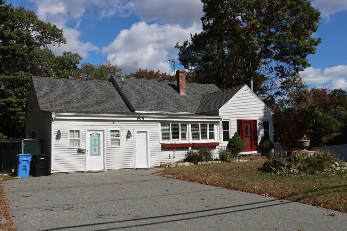 Photo of 865 Temple St