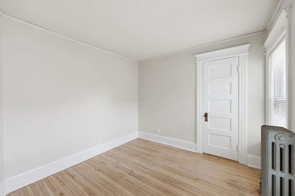 Photo of 32 Allen Ave