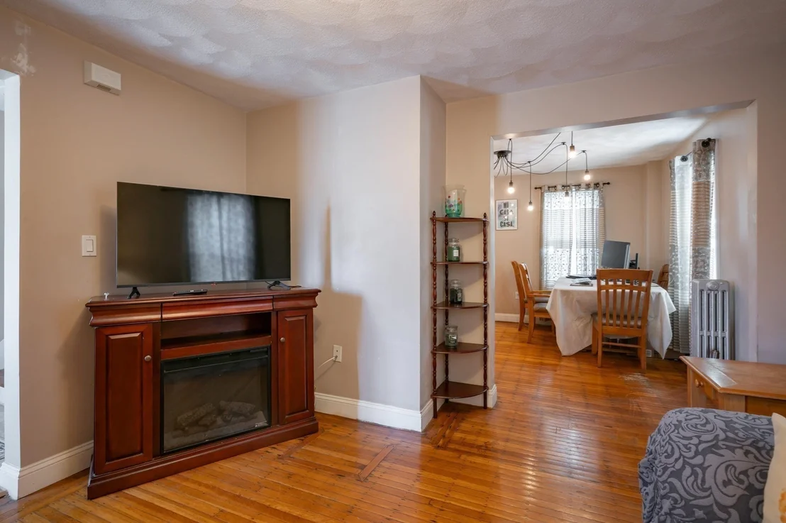Photo of 70 Dean St.
