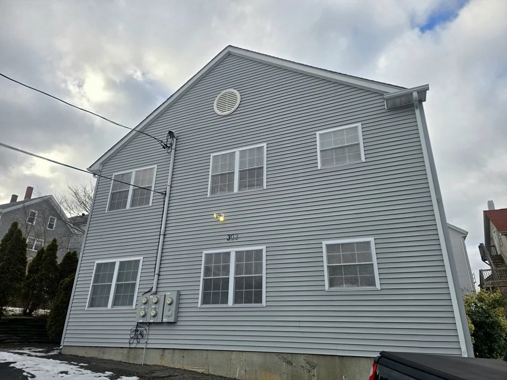 Photo of Unit C at 303 Eagle Street