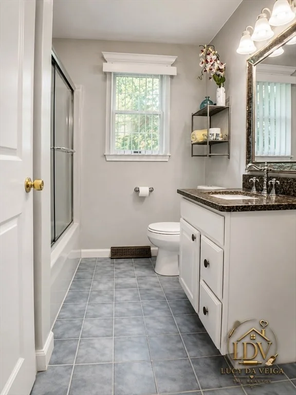 Photo of 252 Elizabeth Dr