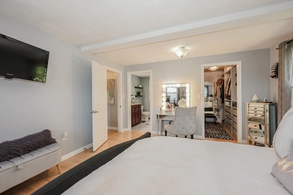 Photo of 13 Deerfield Dr