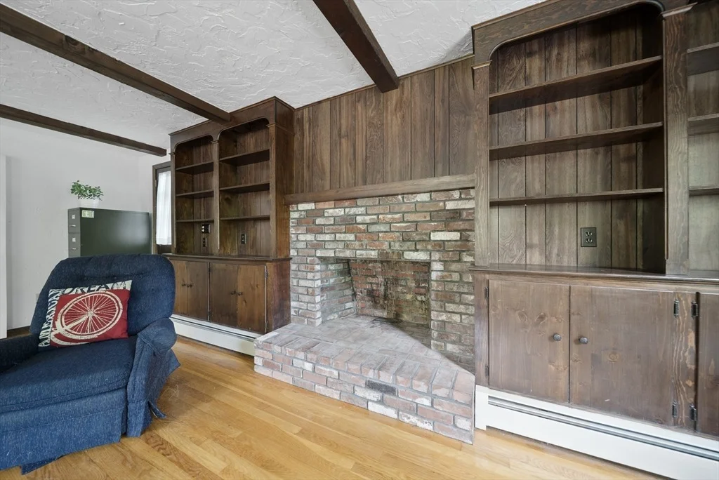 Photo of 8 Lillian Dr