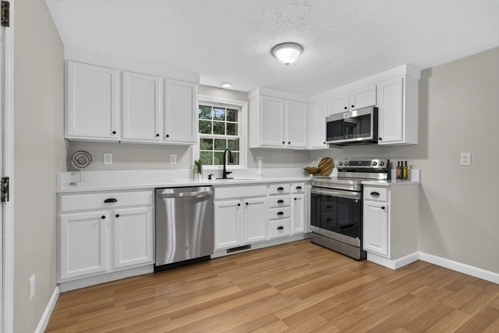 Photo of 230 Race Ln