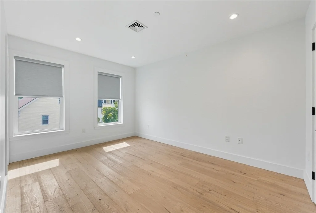 Photo of Unit 2 at 27 Carter St