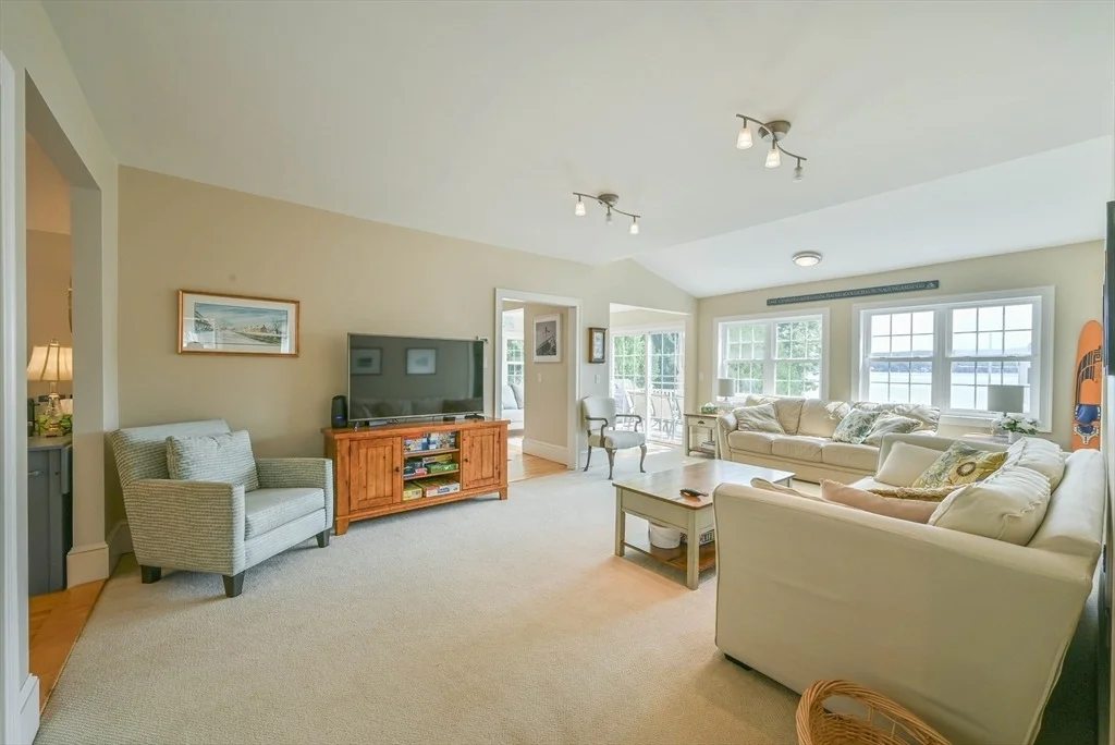 Photo of 261 Thompson Road