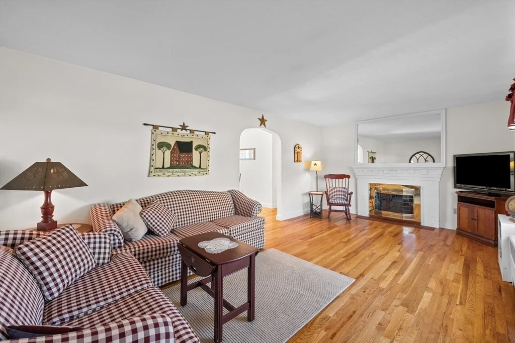 Photo of 16 Thornton Rd