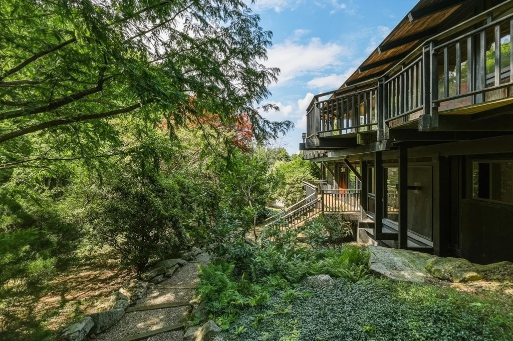 Photo of 5 Laurel Ridge Dr