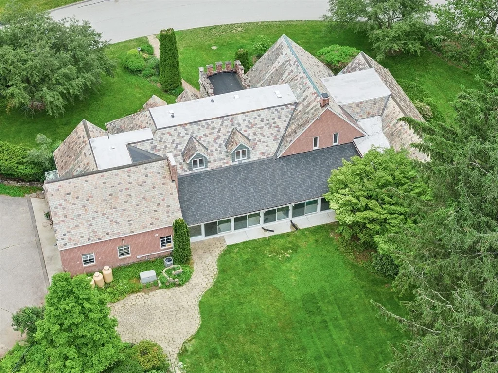 Photo of 1 Knollwood Dr