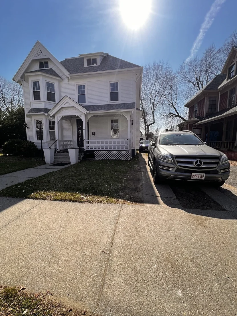 Photo of 186 Buckingham St.
