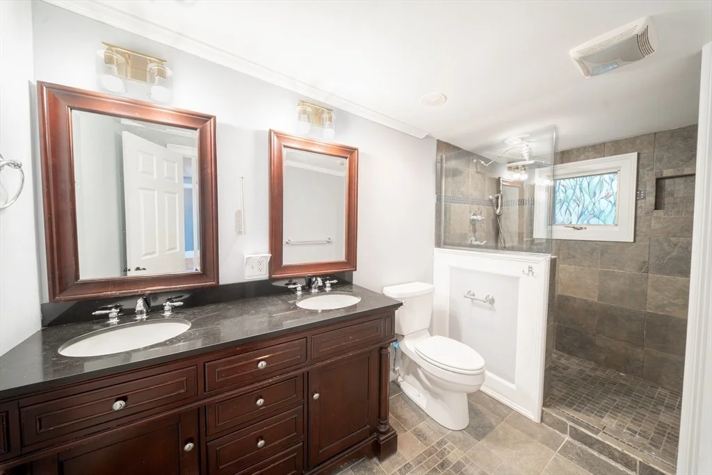Photo of 34 Dewey Ave