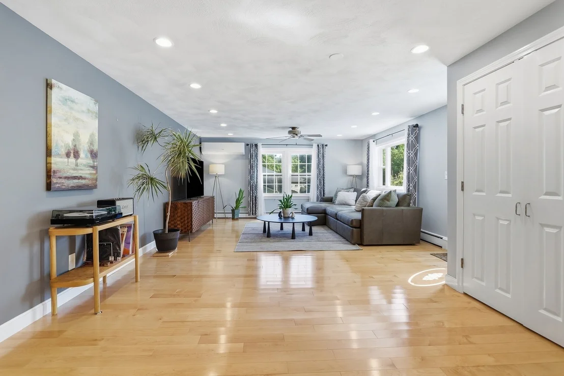 Photo of 5 Phlox Ln