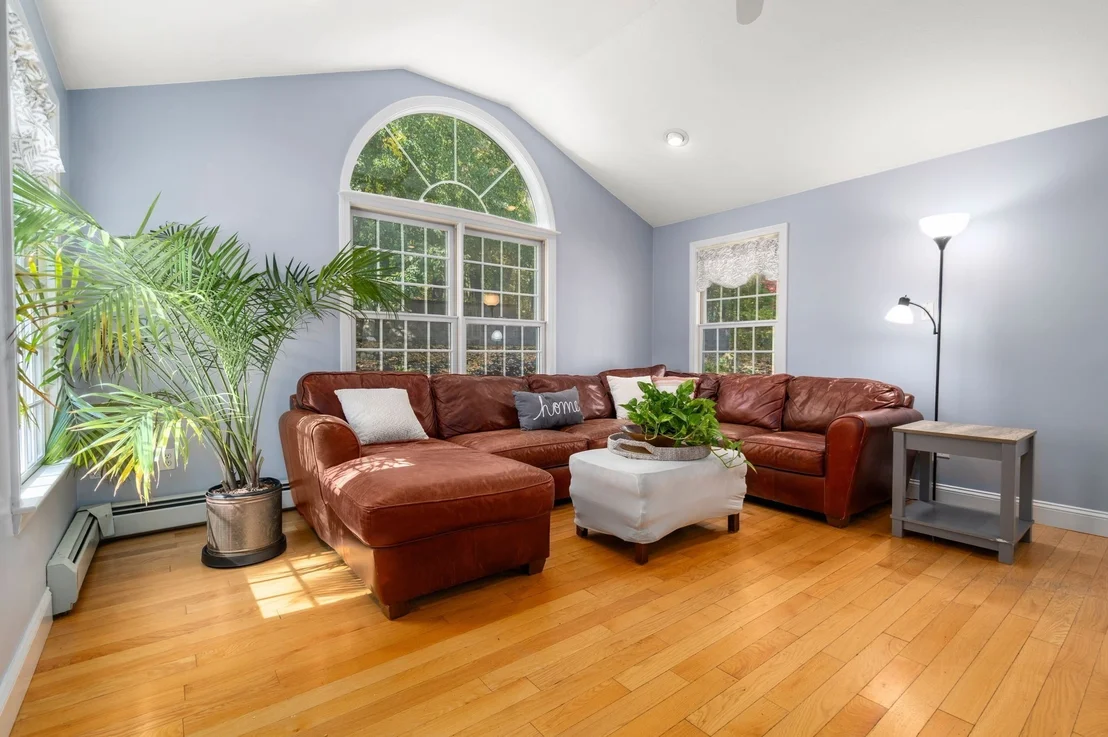 Photo of 5 Crockett Cir
