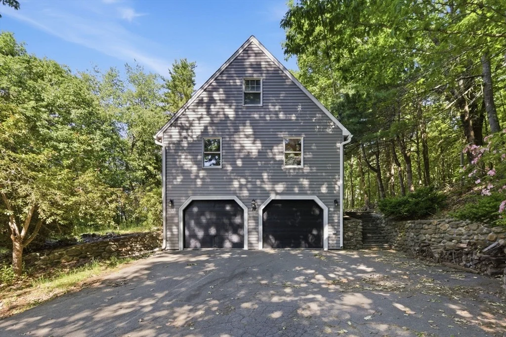 Photo of 18 N Common Rd
