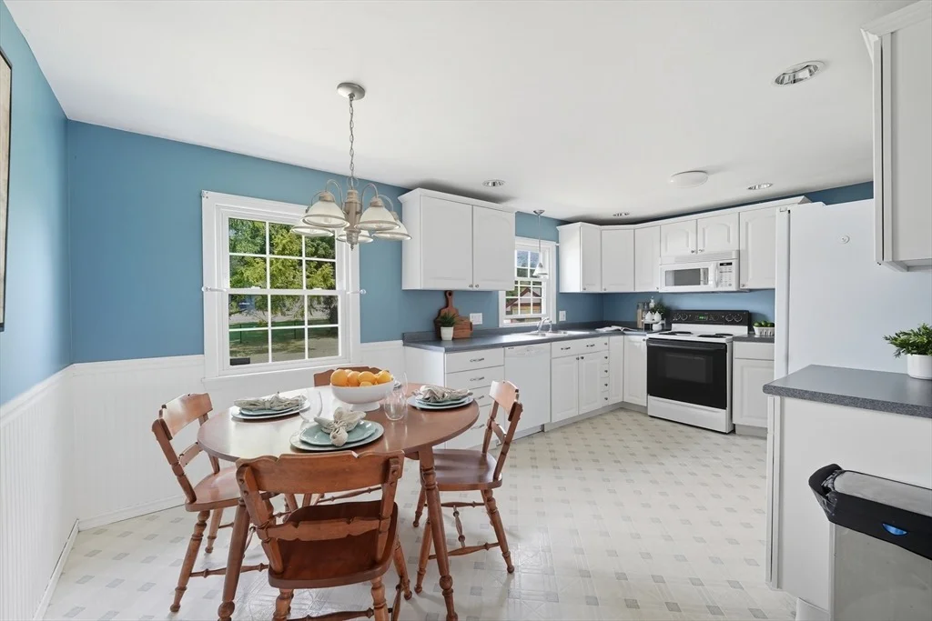 Photo of 89 Meadowbrook Rd