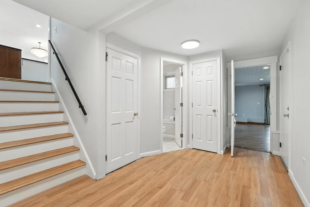 Photo of 15 Oak Bluff Cir