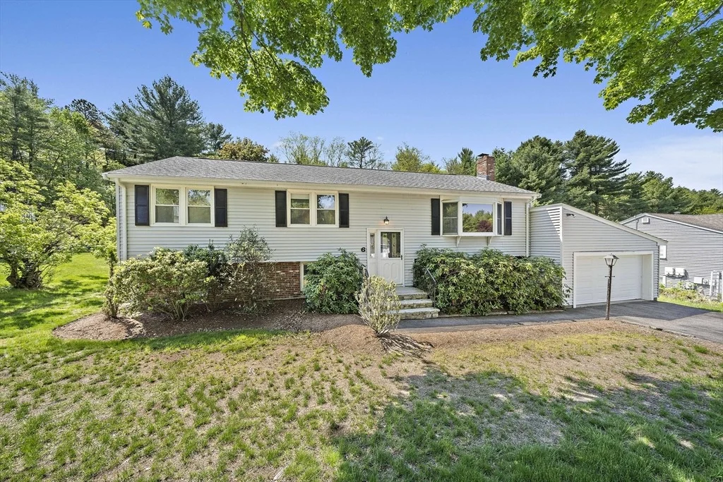 Photo of 6 Sandy Ridge Cir