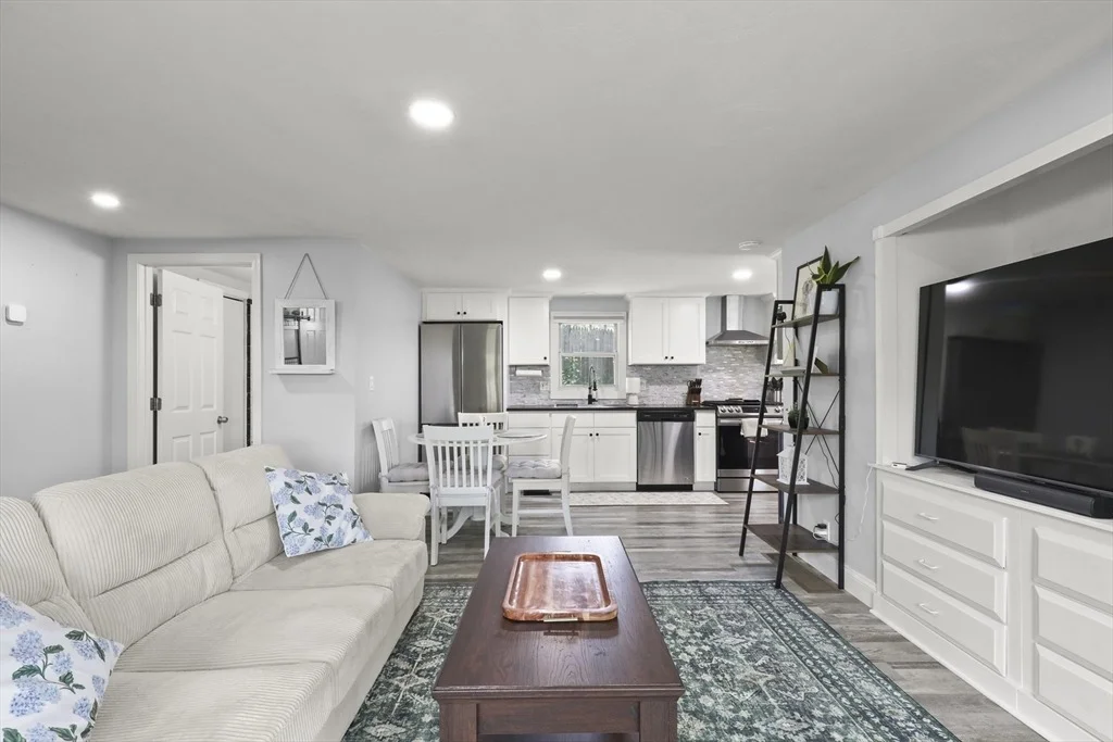 Photo of 46 Sunset Blvd