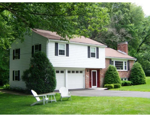 Photo of 4 Meadowbrook Dr