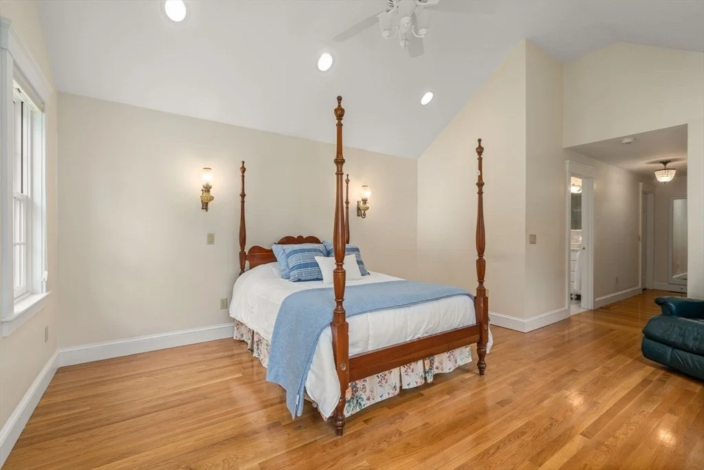 Photo of 468 Delano Rd