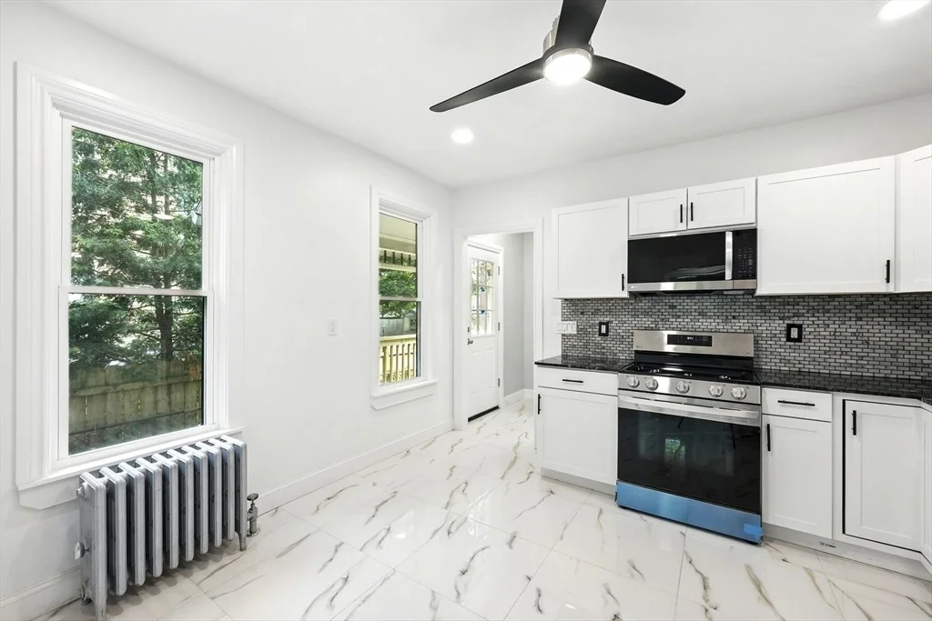 Photo of 163 Thompson St