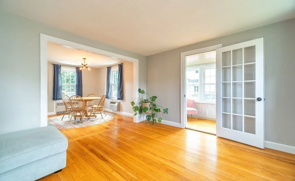 Photo of 55 Gillette Cir