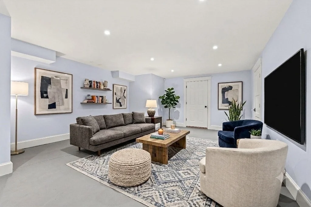 Photo of 45 Whitehall Cir