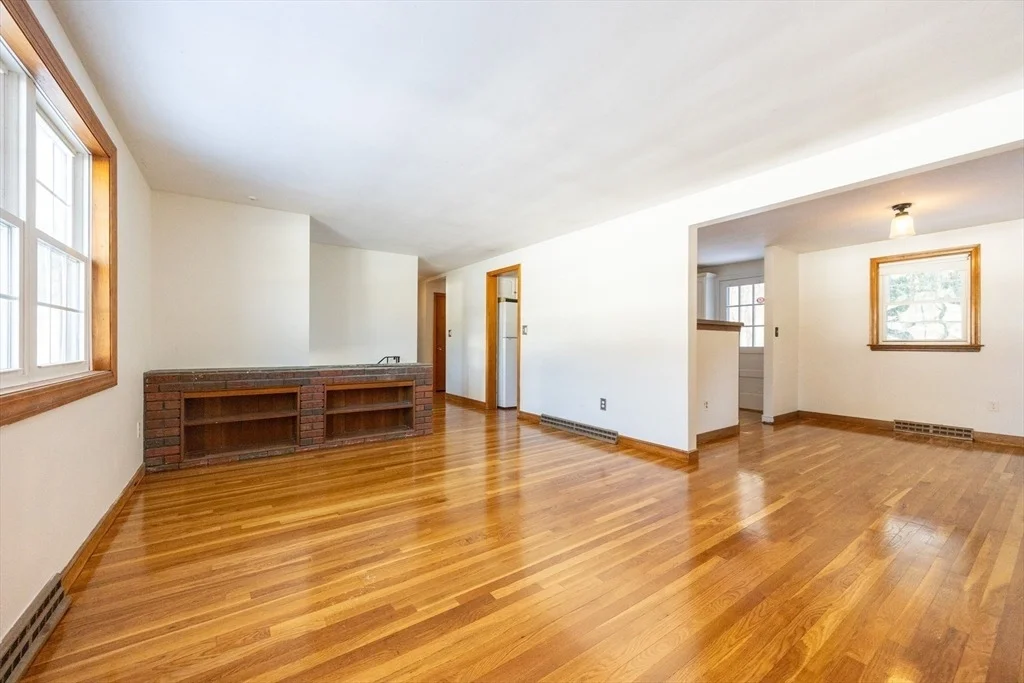 Photo of 47 Trowbridge Cir